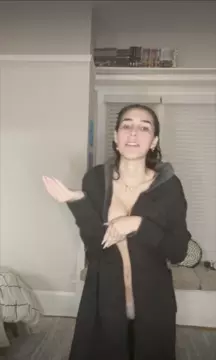 Poster: Julia Bright @juliaabright - After shower POV