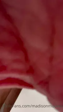 Poster: Madison Moores @madisonmoores - Multiple squirting orgasms PPV